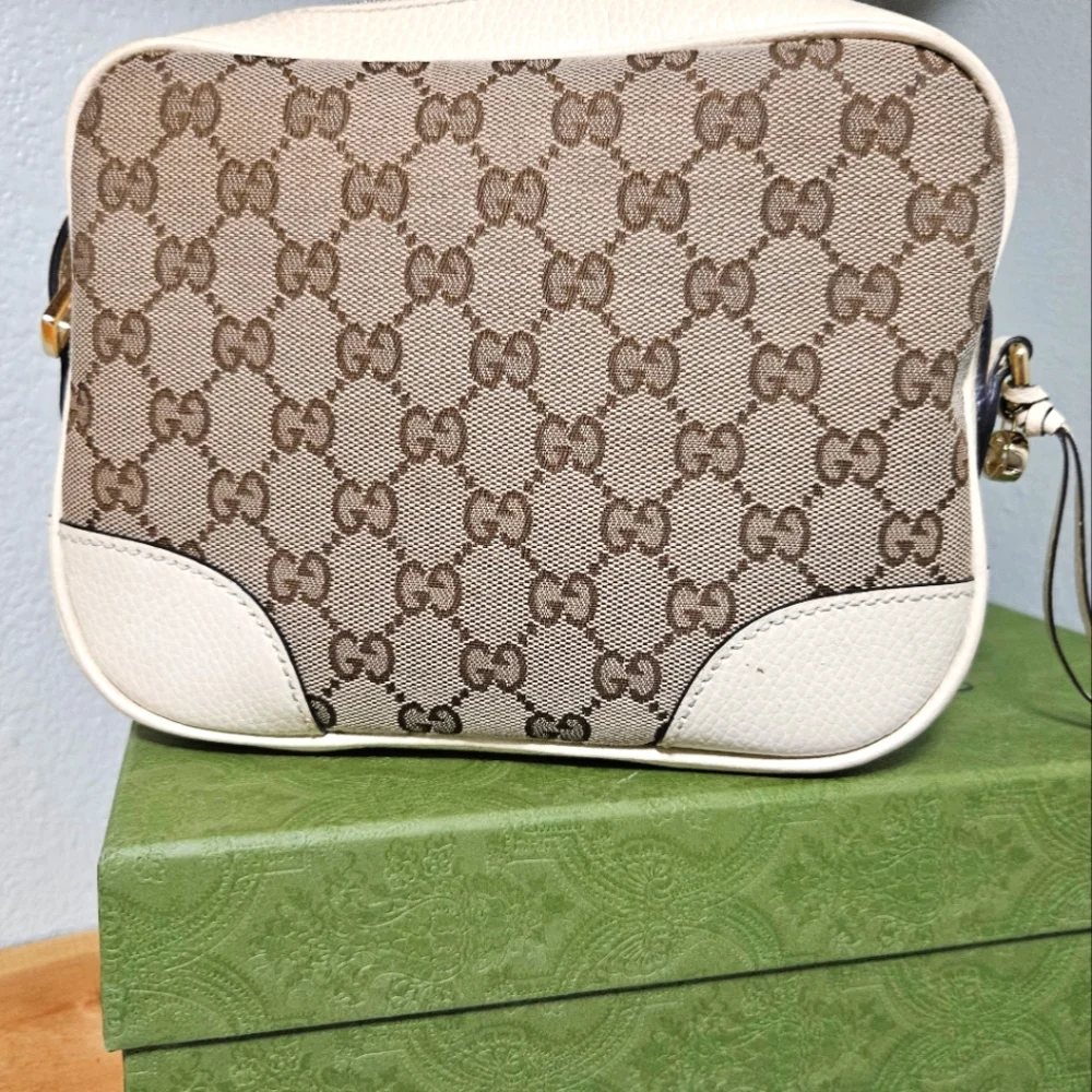 ๐ SOLD๐ Gucci Bree Supreme Crossbody Bag Ivory - Picture 2 of 11